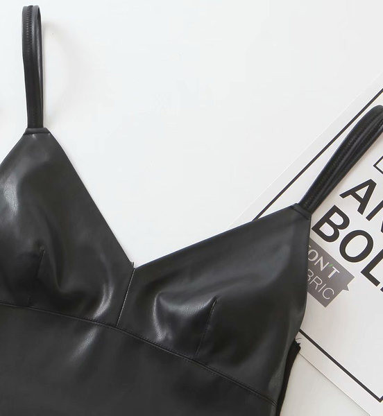 Bustiera scurta din piele ecologica cu bretele subtiri