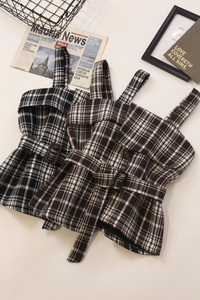 Karirana ženska majica bez rukava s remenom