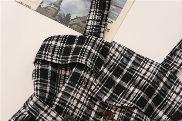 Karirana ženska majica bez rukava s remenom