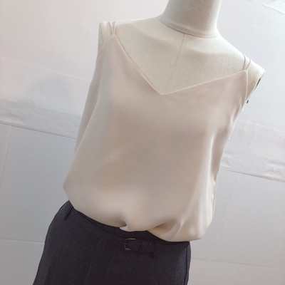 Γυναικεία μπλούζα με λεπτά τιραντάκια