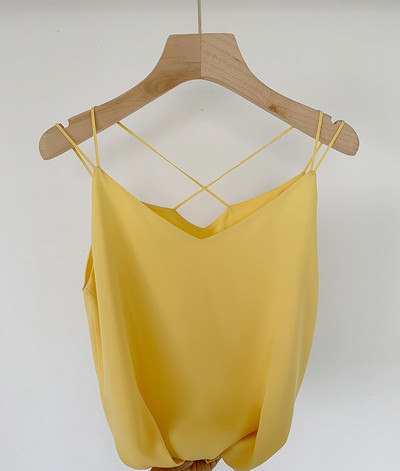 Γυναικεία μπλούζα με λεπτά τιραντάκια