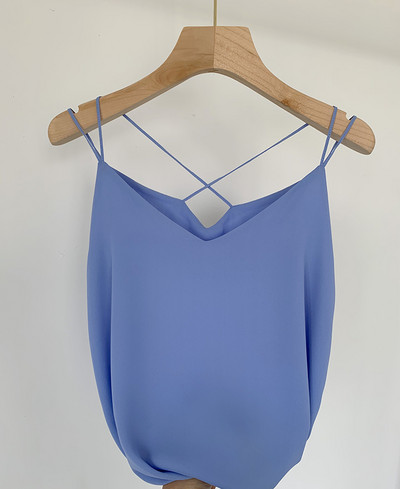 Γυναικεία μπλούζα με λεπτά τιραντάκια