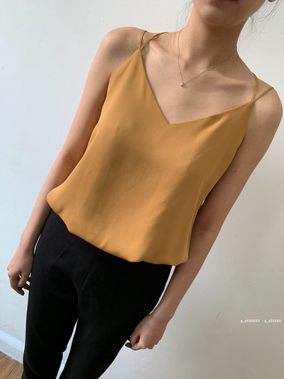 Γυναικεία μπλούζα με λεπτά τιραντάκια