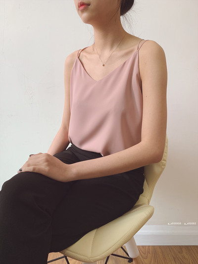 Γυναικεία μπλούζα με λεπτά τιραντάκια