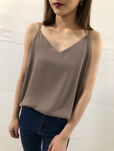 Γυναικεία μπλούζα με λεπτά τιραντάκια