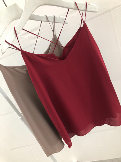 Γυναικεία μπλούζα με λεπτά τιραντάκια