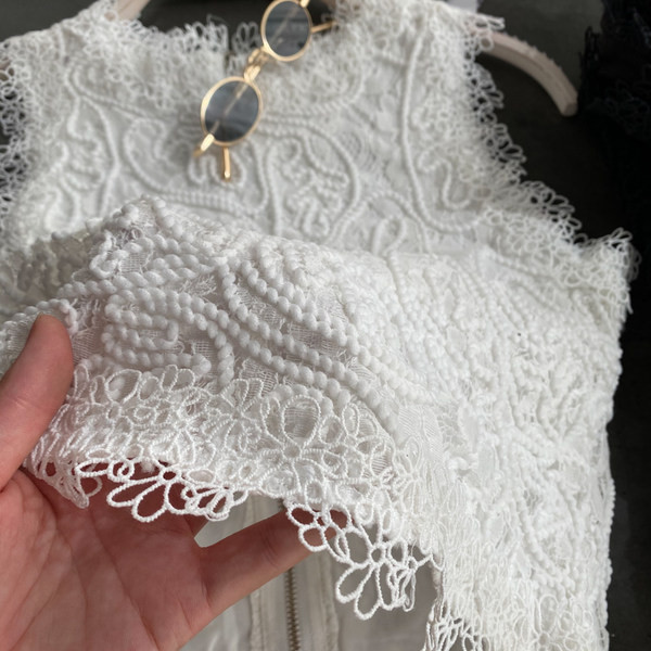 Moderna ženska majica bez rukava s ovalnim izrezom