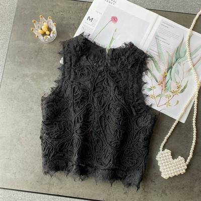 Μοντέρνο γυναικείο αμάνικο με οβάλ λαιμόκοψη και φερμουάρ στο πίσω μέρος