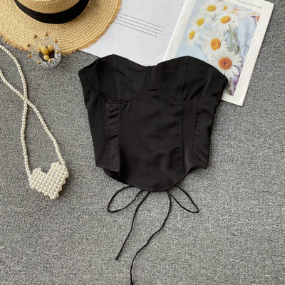 Moderni ženski poprsje s vezama