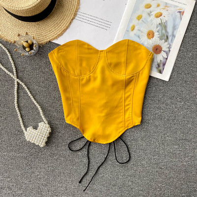 Moderni ženski poprsje s vezama