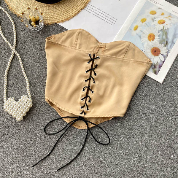 Moderni ženski poprsje s vezama