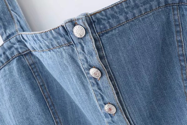 Kratki traper bustier s gumbima i tankim naramenicama