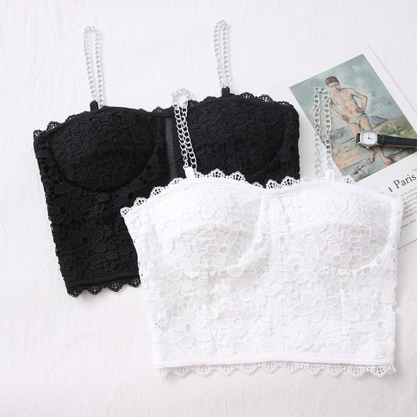 Moderný dámsky top s kovovou retiazkou v niekoľkých farbách