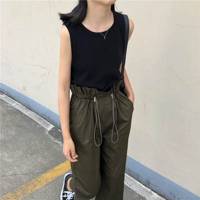 Ženski top s ovalnim izrezom