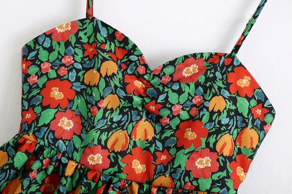 Ženska asimetrična majica bez rukava s tankim naramenicama i cvjetnim uzorkom