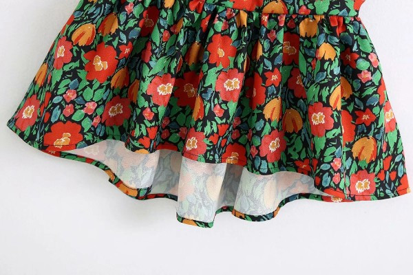 Ženska asimetrična majica bez rukava s tankim naramenicama i cvjetnim uzorkom