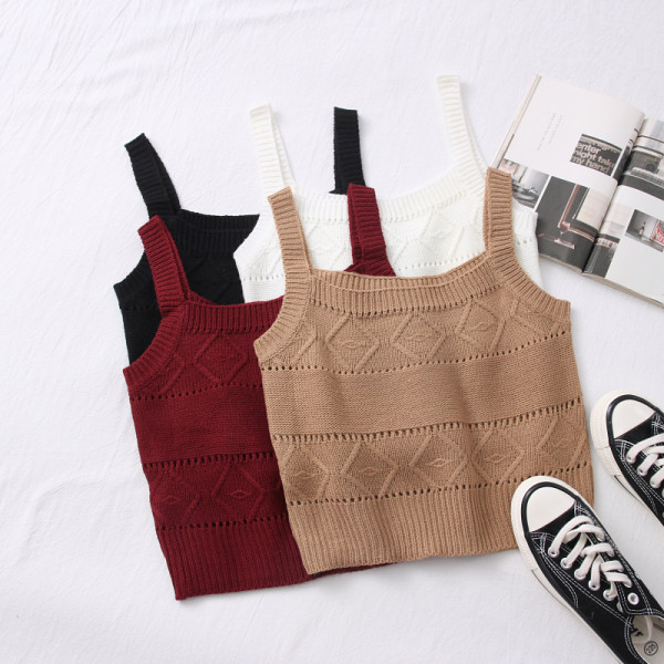 Ženska pletena majica na bretele - retro stil