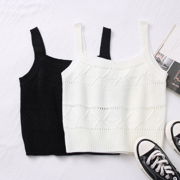 Ženska pletena majica na bretele - retro stil