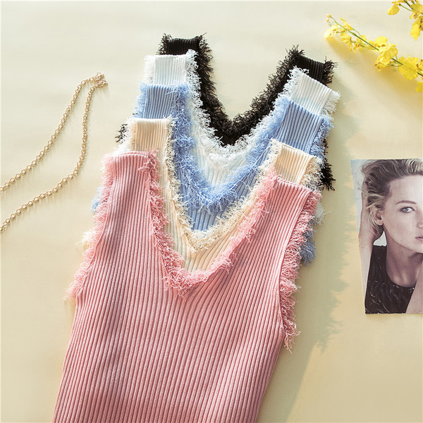 Maieu de zi cu zi pentru damă, cu ciucuri și decolteu spitz