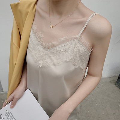 Ženska satenska majica bez rukava s čipkom i tankim naramenicama