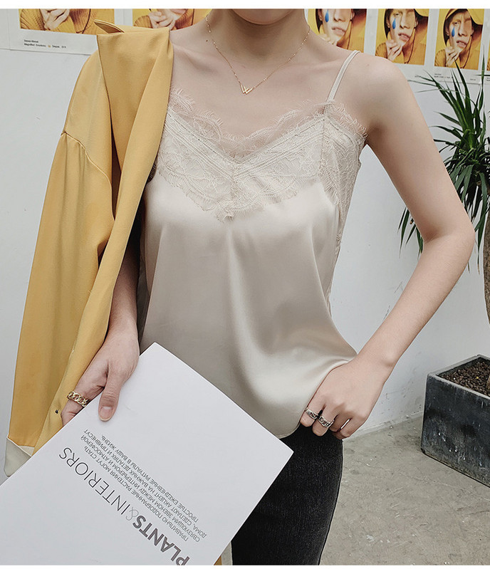 Ženska satenska majica bez rukava s čipkom i tankim naramenicama