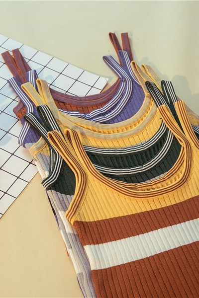 Maieu colorat de damă, cu decolteu oval și bretele subțiri