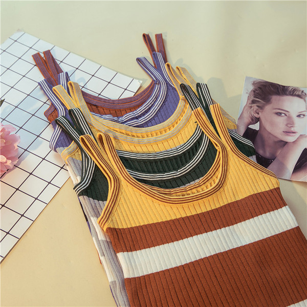 Maieu colorat de damă, cu decolteu oval și bretele subțiri