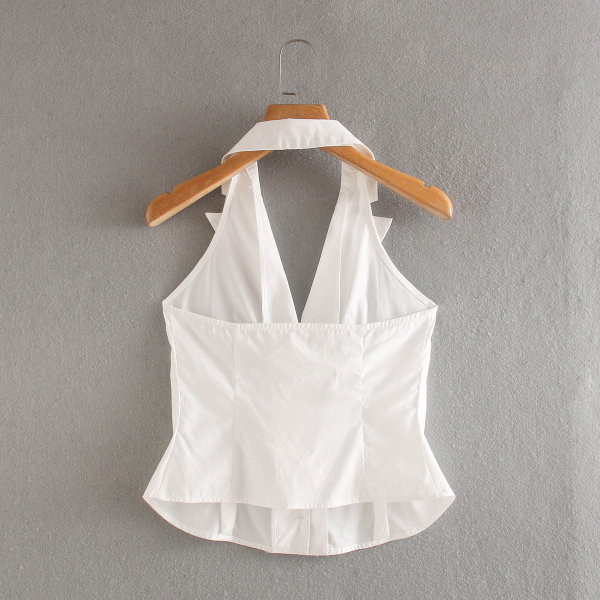 Maieu scurt, cu guler și nasturi clasici