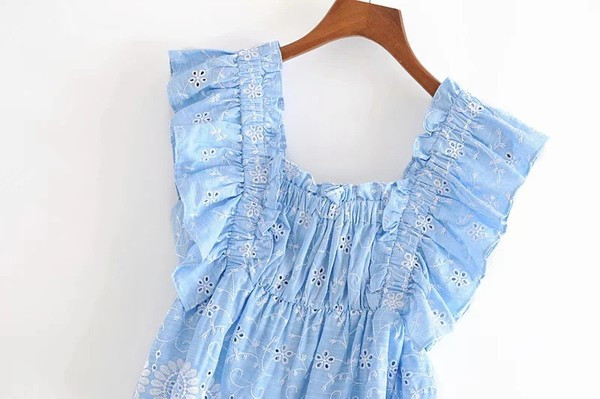 Top de vară cu decolteu pătrat și bucle