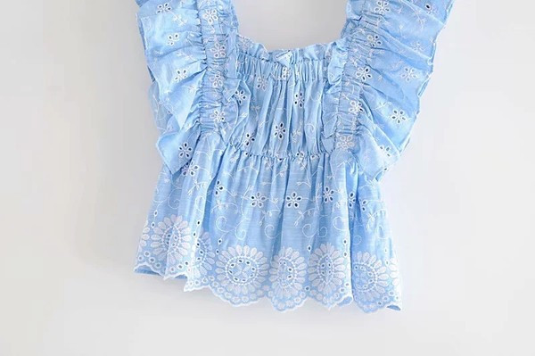 Top de vară cu decolteu pătrat și bucle