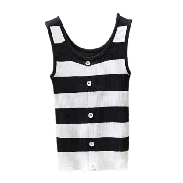 Ženska majica na pruge s gumbima i ovalnim izrezom