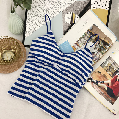 Maieu de damă în dungi, cu bretele subțiri și decolteu spitz