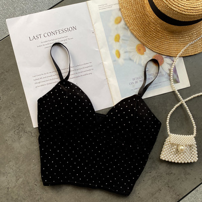 Top de damă din catifea cu bretele subțiri