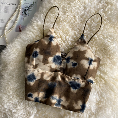 Ženski top sa špic izrezom i tankim naramenicama