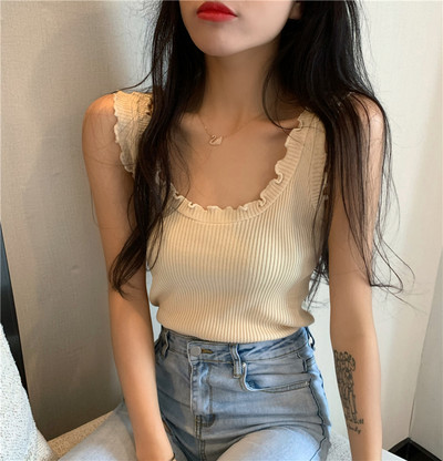 Sieviešu velveta tops ar cirtām kakla izgriezumā