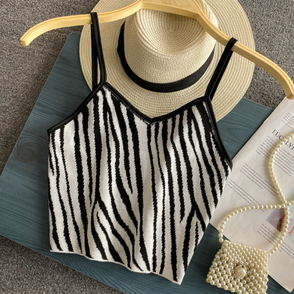 Maieu scurt de damă cu bretele subțiri în diferite culori