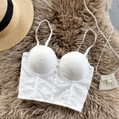 Top scurt de dama modern cu broderie si nasturi