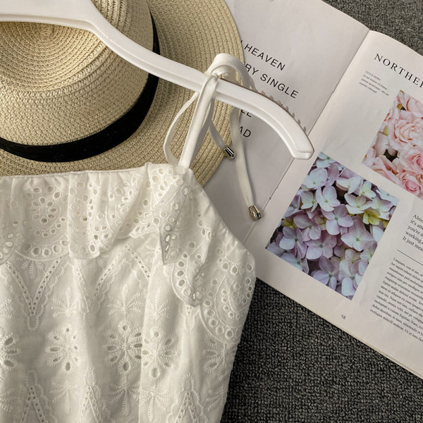 Top de damă cu bretele alb