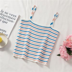 Sieviešu svītrains īss topiņš ar plānām lencēm