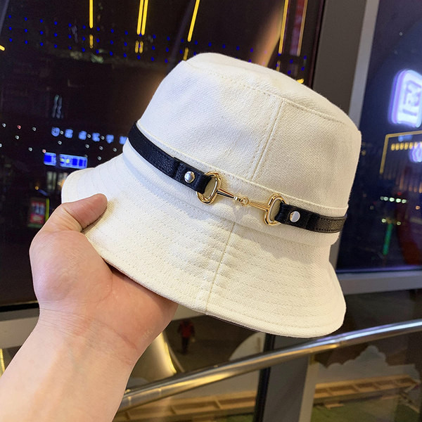 Palarie textila dama model nou cu element metalic