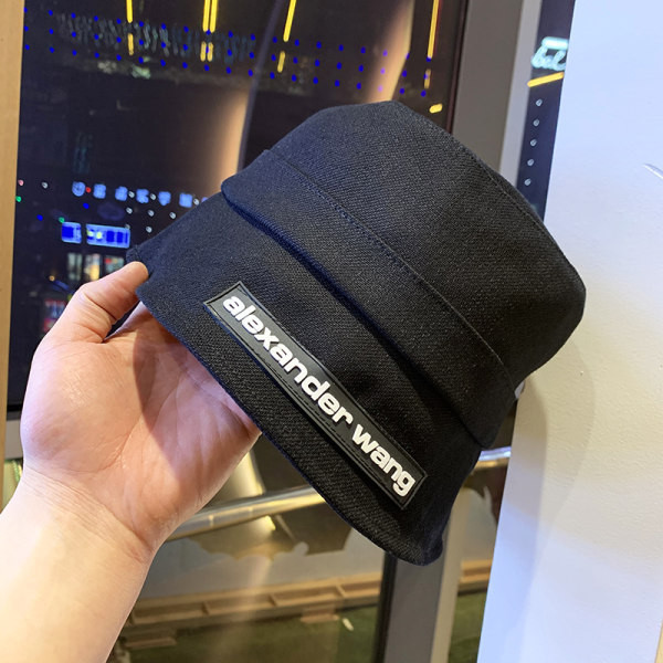 Palarie casual dama cu emblema in trei culori