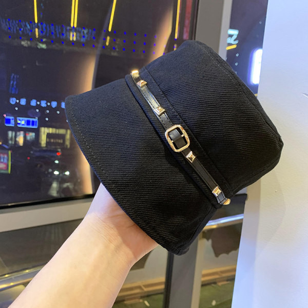 Model nou palarie dama tip idiot cu carouri metalice