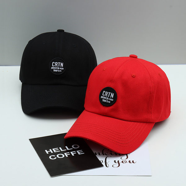 Pălărie cu inscripție și vizor în cinci culori