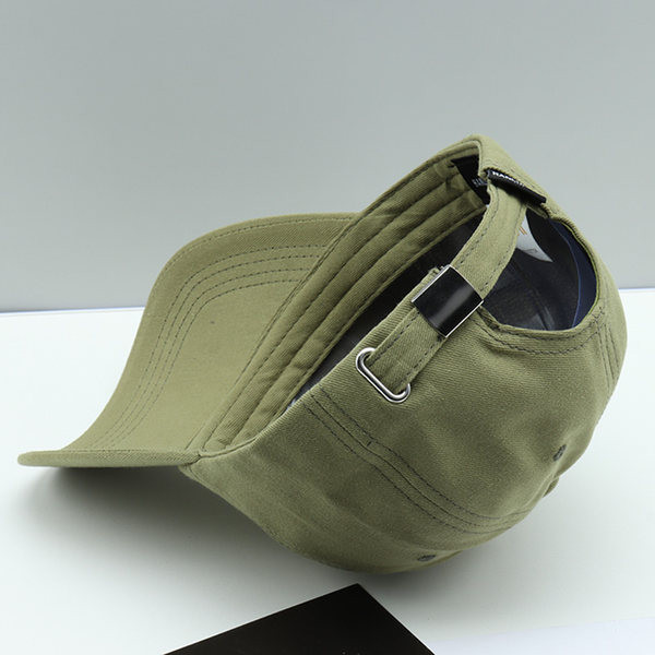 Pălărie de damă cu inscripție și vizor în diferite culori