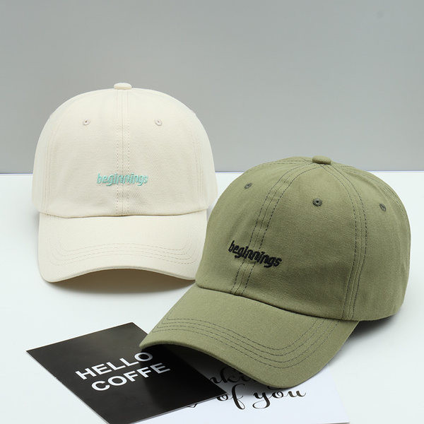 Pălărie de damă cu inscripție și vizor în diferite culori