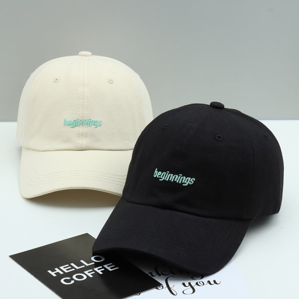 Pălărie de damă cu inscripție și vizor în diferite culori