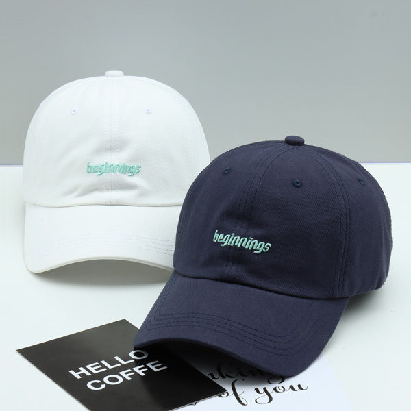 Pălărie de damă cu inscripție și vizor în diferite culori