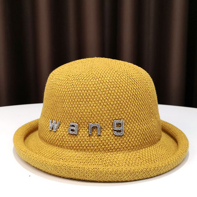 Palarie de dama cu litere metalice si pietre