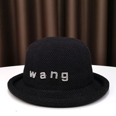 Palarie de dama cu litere metalice si pietre