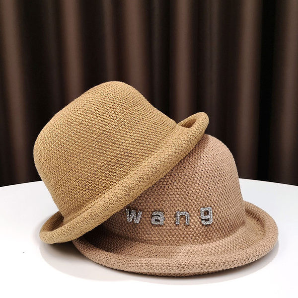 Palarie de dama cu litere metalice si pietre